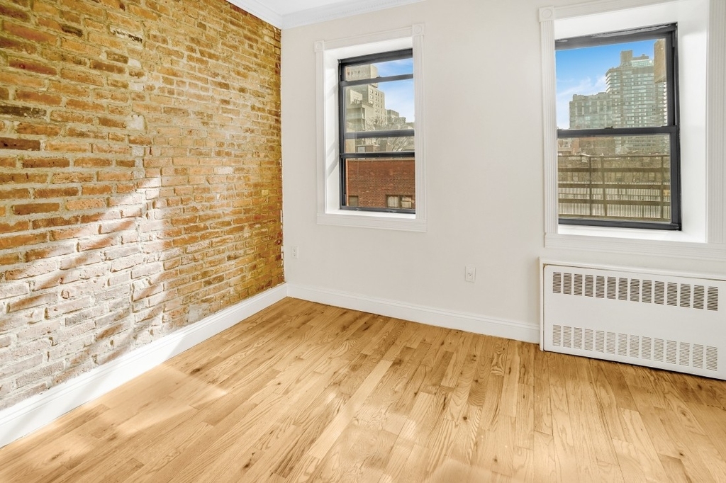 419 East 82nd Street - Photo 3