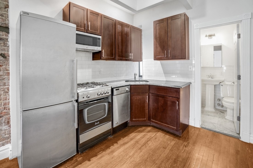 419 East 82nd Street - Photo 1