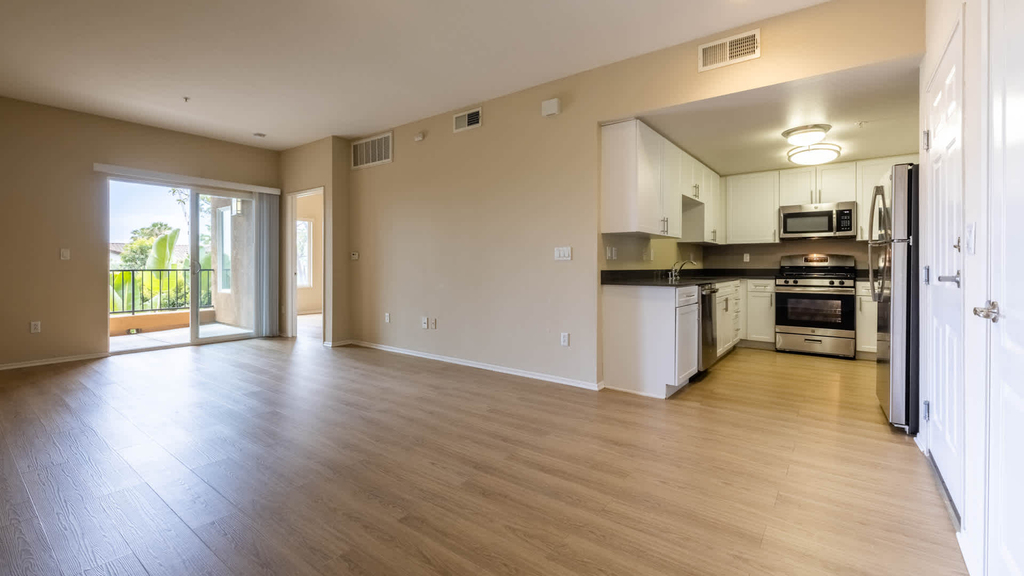 3801 E Pacific Coast Hwy - Photo 4