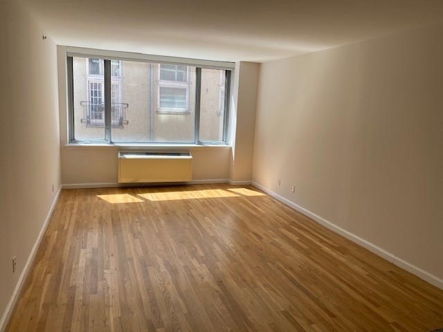 120 West 21st Street - Photo 2