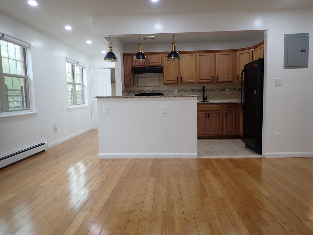 334 Saratoga Avenue - Photo 2