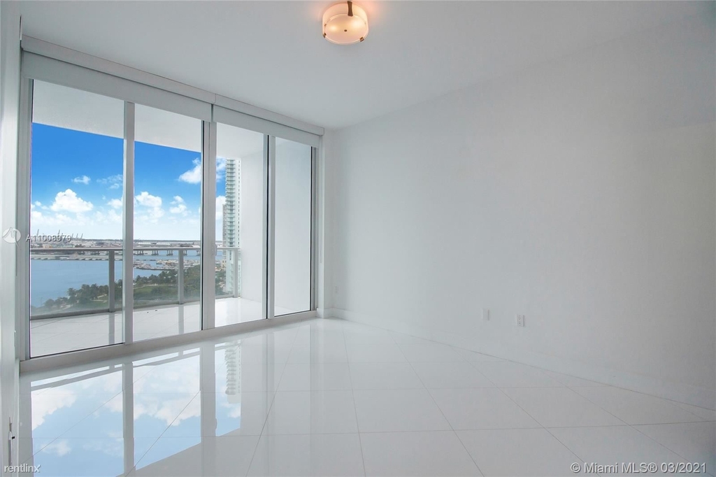 2020 N Bayshore Dr Apt 1703 - Photo 10