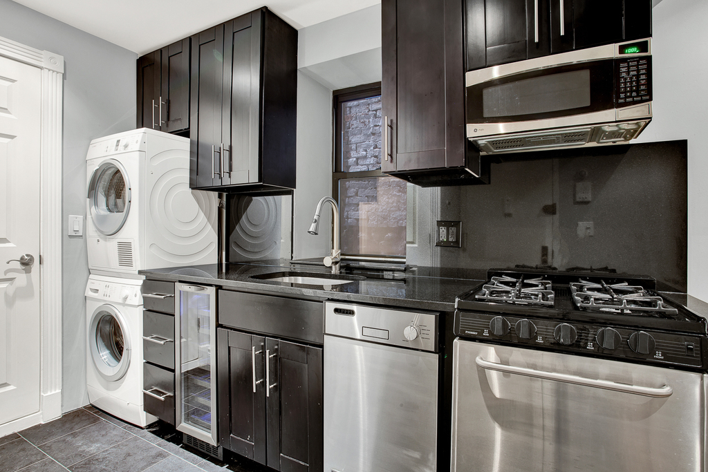 52 Barrow Street, #LL - Photo 1
