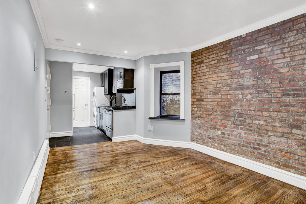 52 Barrow Street, #LL - Photo 0