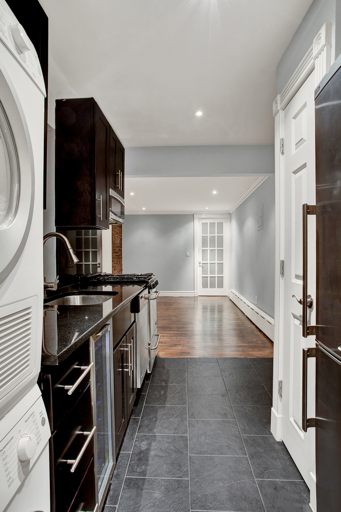 52 Barrow Street, #LL - Photo 2