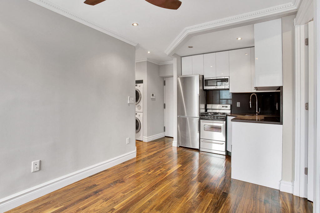 Lexington Avenue and East 101st Street - Photo 2