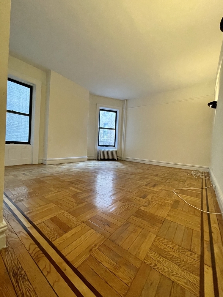 485 Central Park West - Photo 0