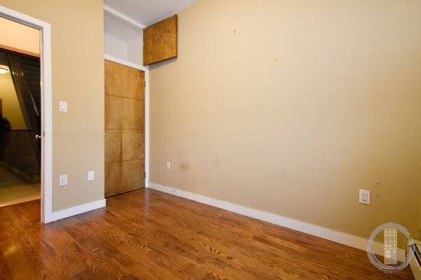 2586 Bedford Avenue - Photo 6