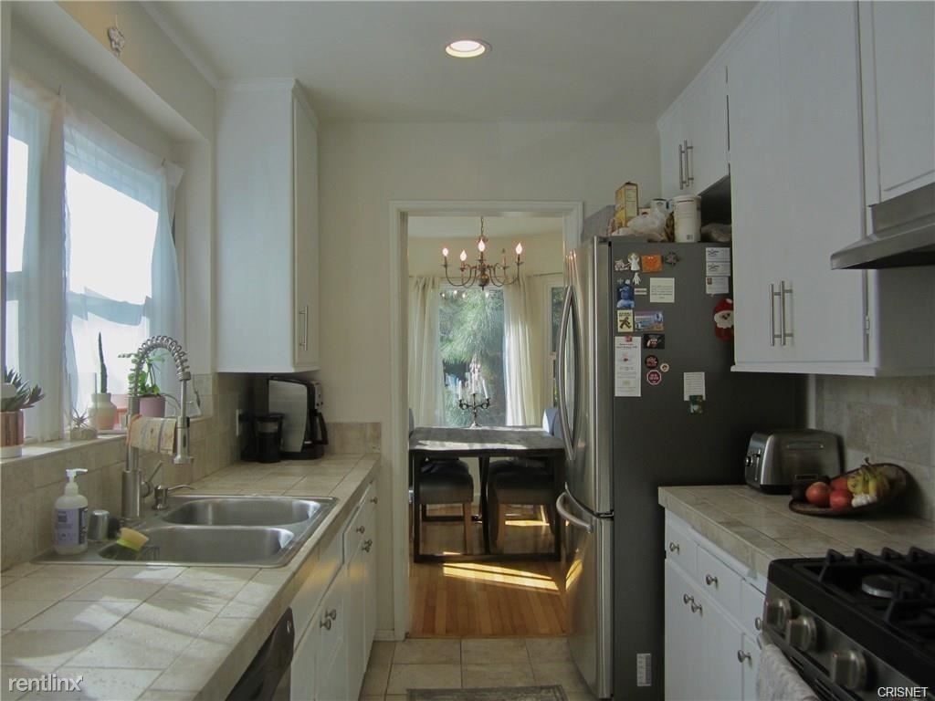 1000 N Beverly Glen Blvd - Photo 5