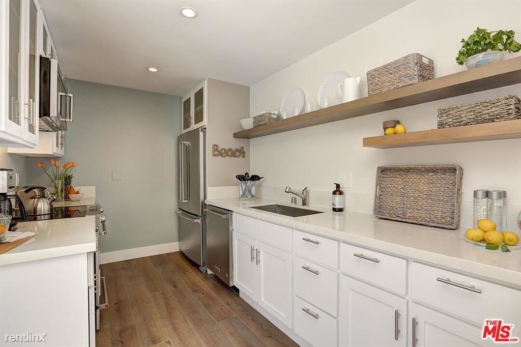 1025 Ocean Ave Apt 307 - Photo 4