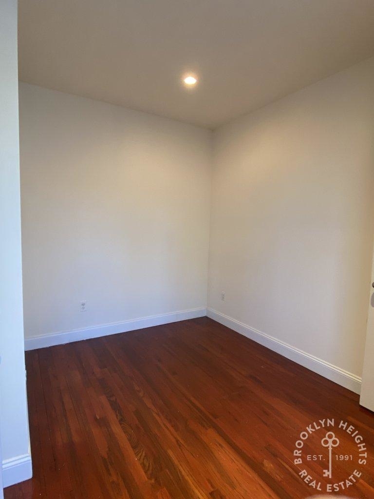 568 Pacific St. - Photo 10