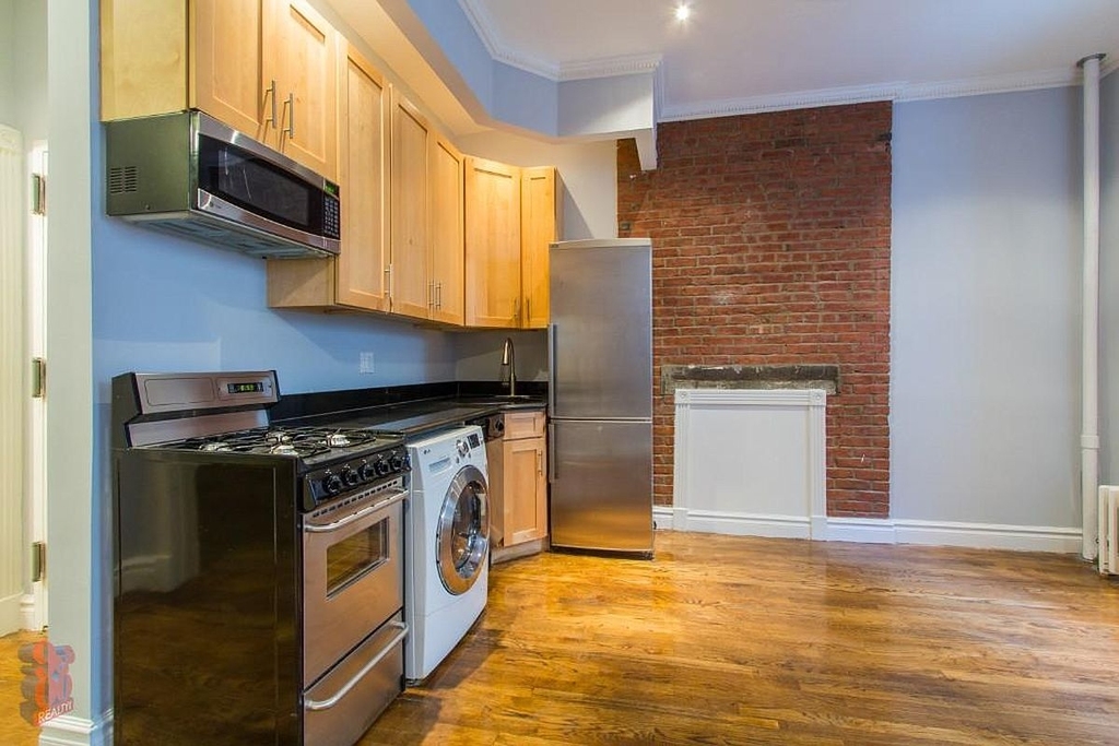 Clinton Street at Rivington Street - Photo 1