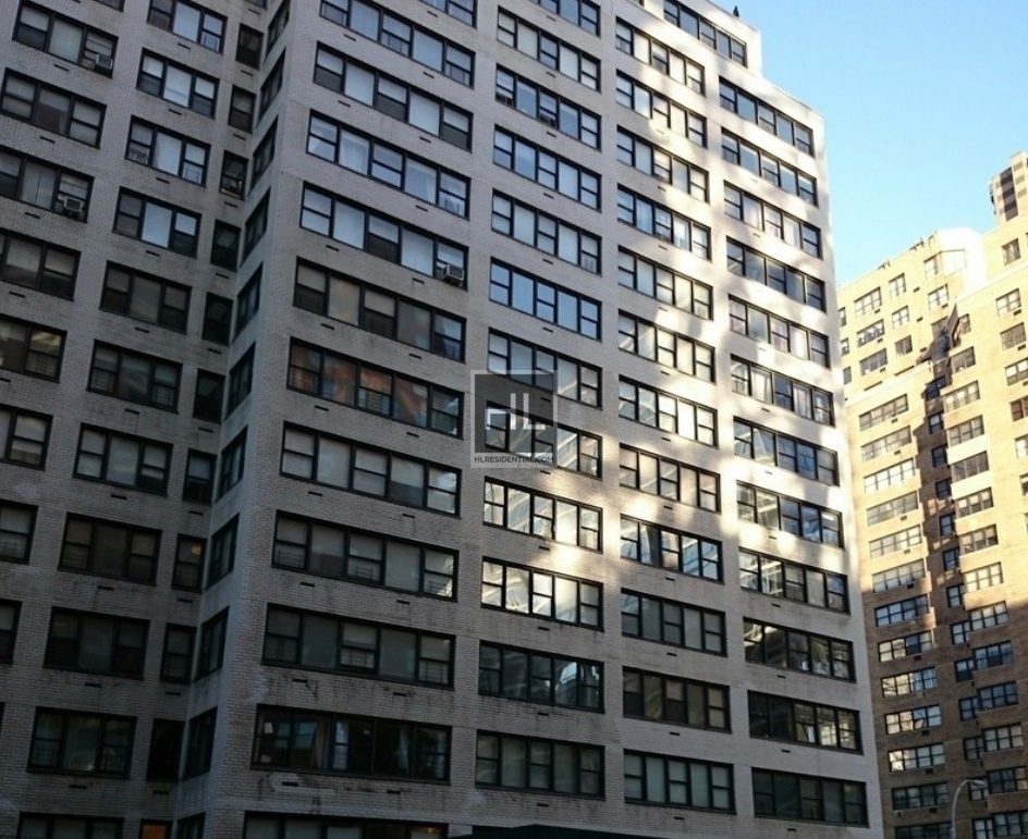 East 86th Street - Photo 6