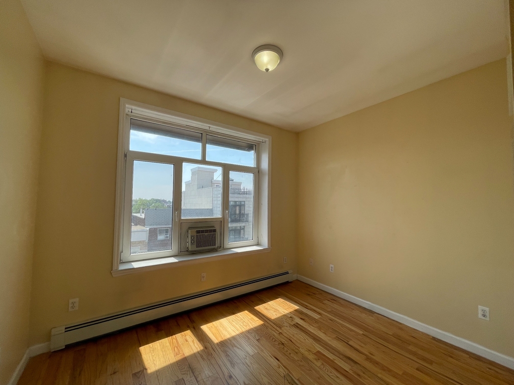 31-68 38th Street - Photo 2