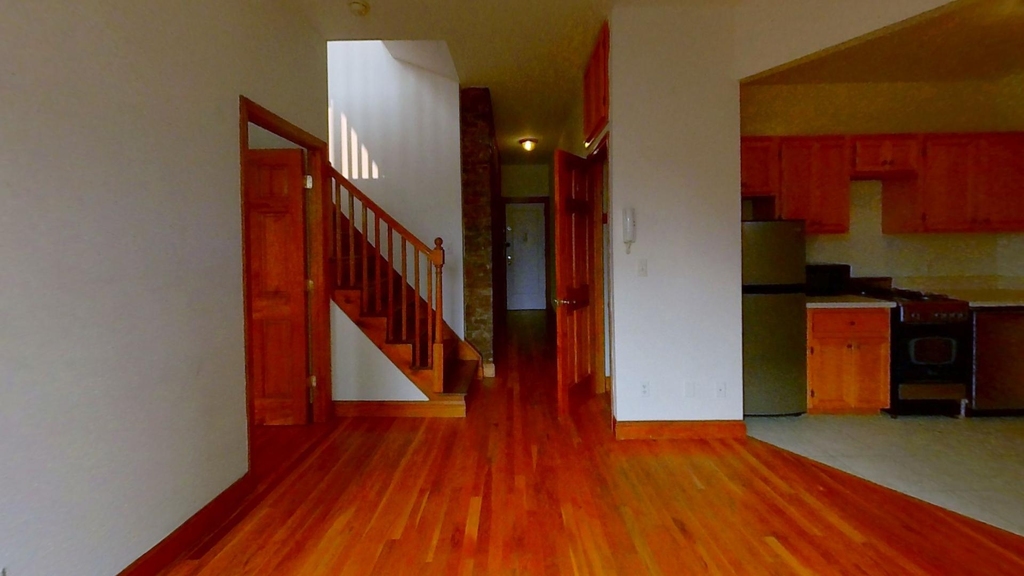 Spectacular 1 bed 1 home office duplex for rent at West 48th Street Manhattan  - Photo 7