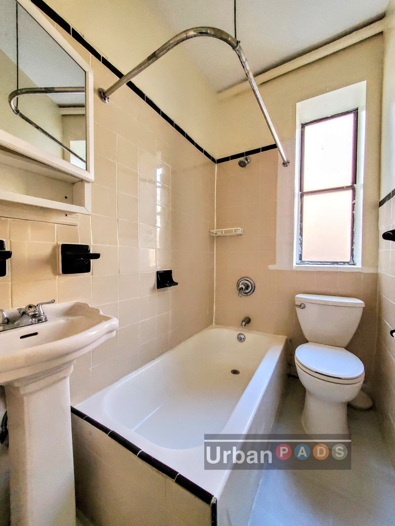 129 Clermont Avenue - Photo 4