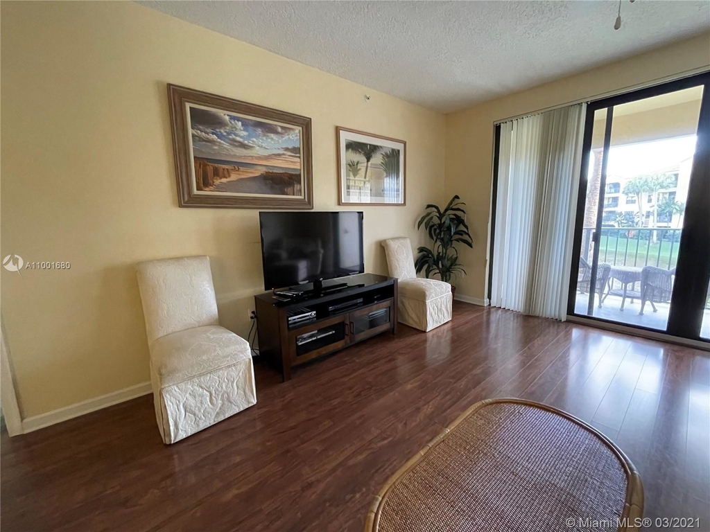 200 Uno Lago Dr - Photo 17