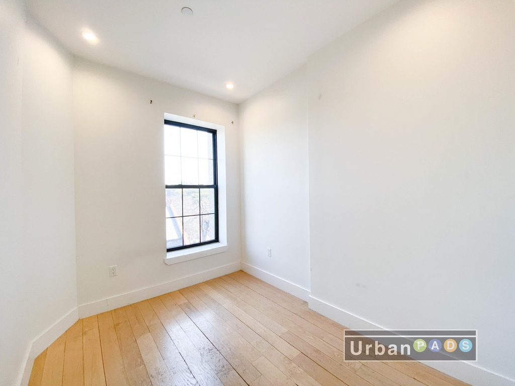 1321 Bedford Avenue - Photo 4