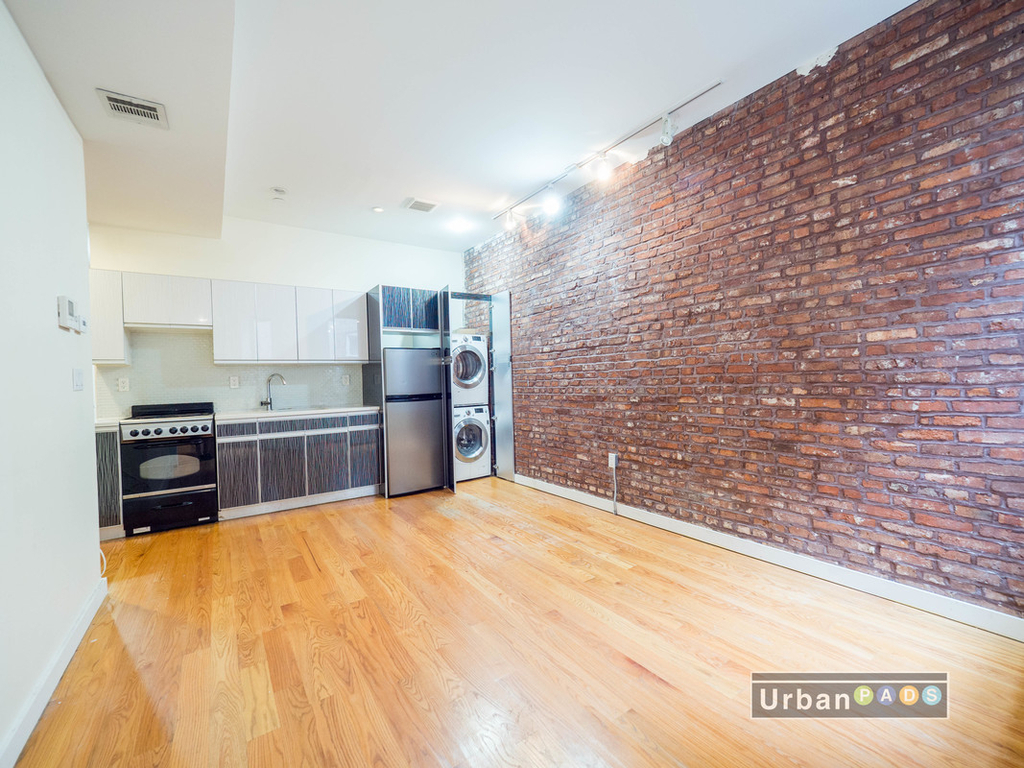 662 Park Place - Photo 0