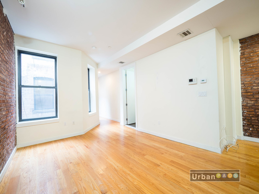 662 Park Place - Photo 1