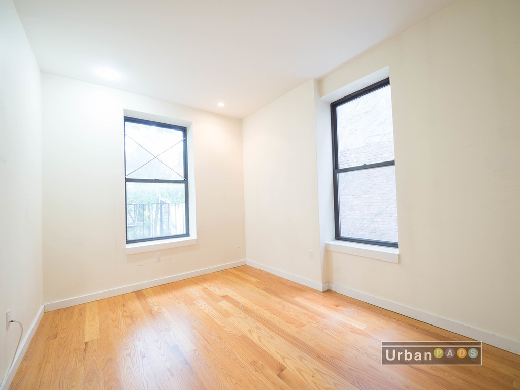 662 Park Place - Photo 2