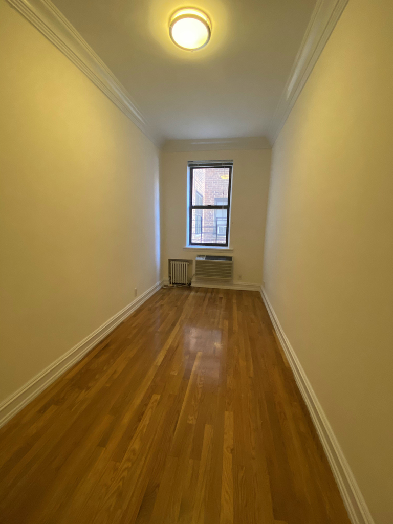 East 88th street - Photo 5