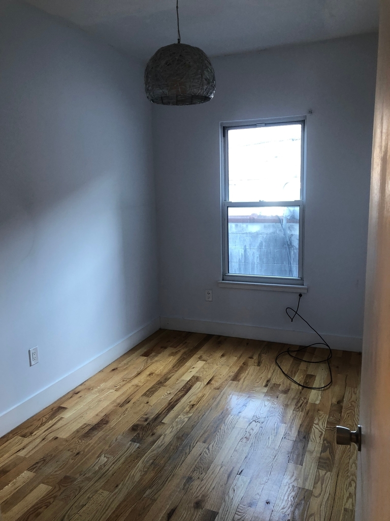 528 Grand Street - Photo 3