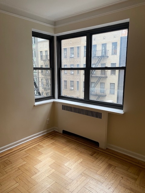 124 East 24th Street - Photo 2