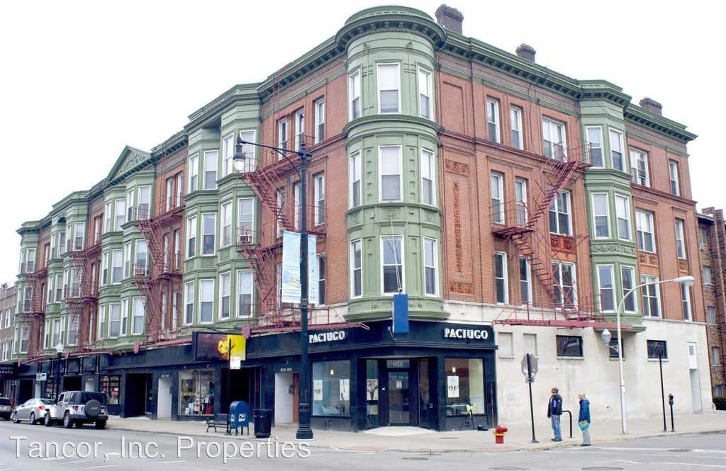 3241 N Broadway Street - Photo 0