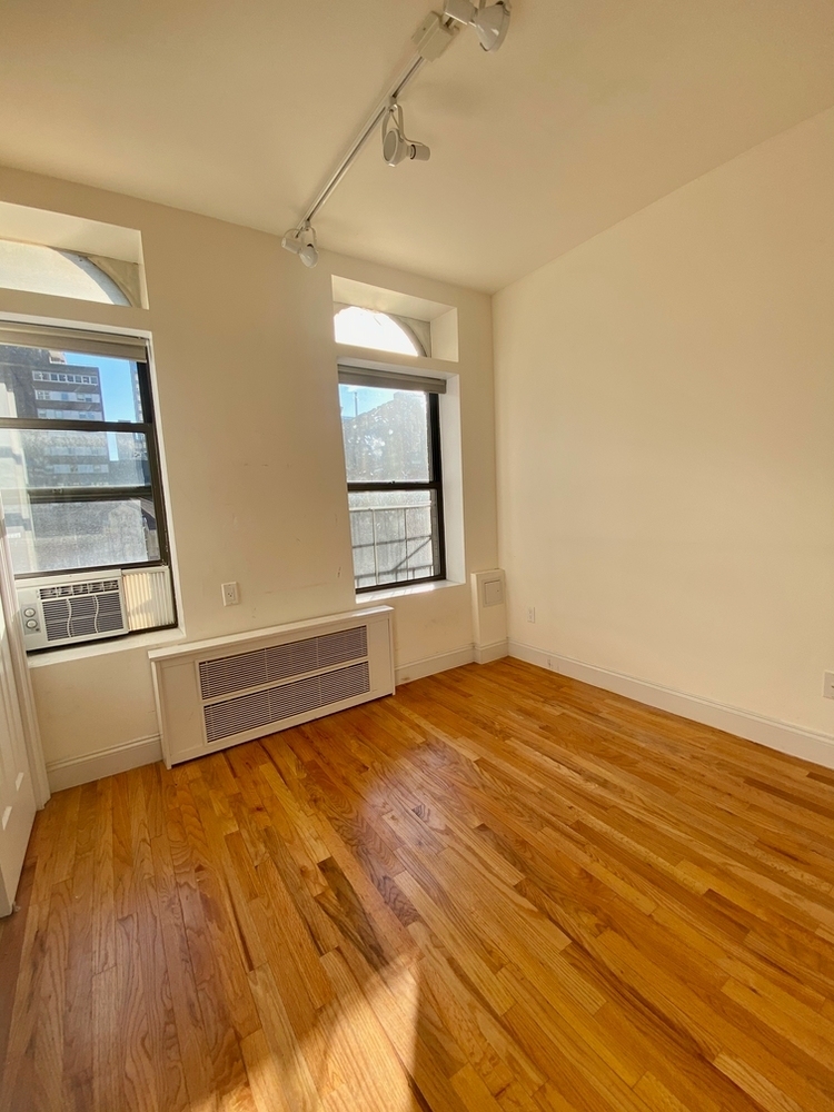 405 East 69th Street - Photo 6