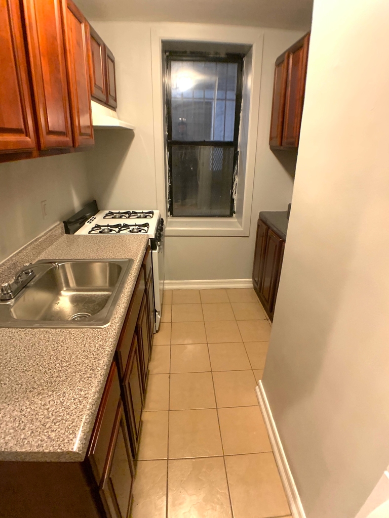 225 w 146th Street - Photo 8