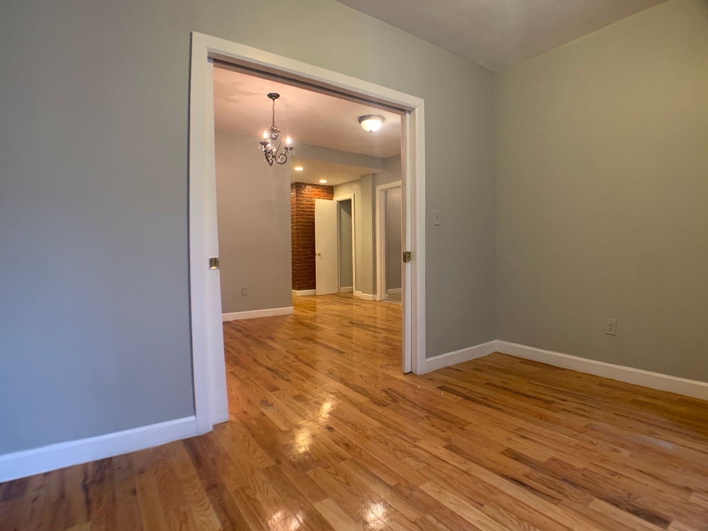 225 w 146th Street - Photo 2