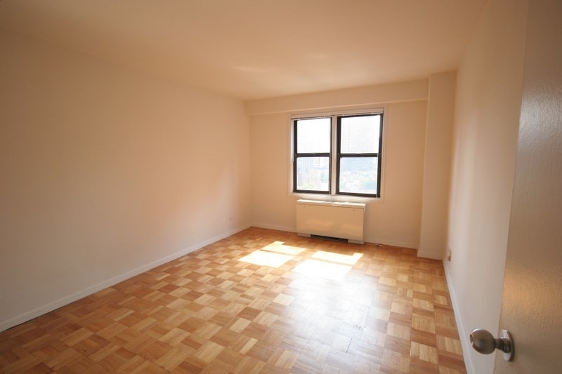 220 East 63rd Street - Photo 2