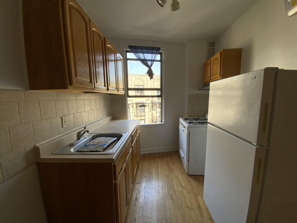 For rent 3 large beds  Haven avenue Washington heights  - Photo 1