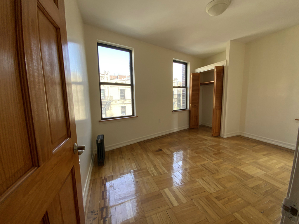 For rent 3 large beds  Haven avenue Washington heights  - Photo 4