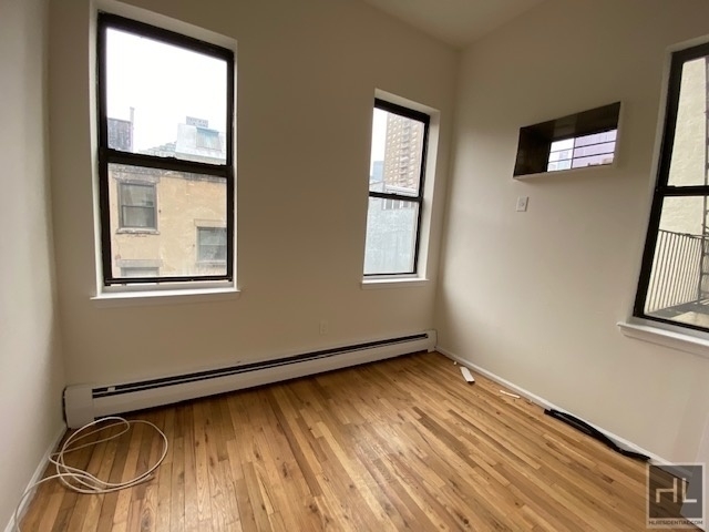 525 West 49 Street - Photo 6