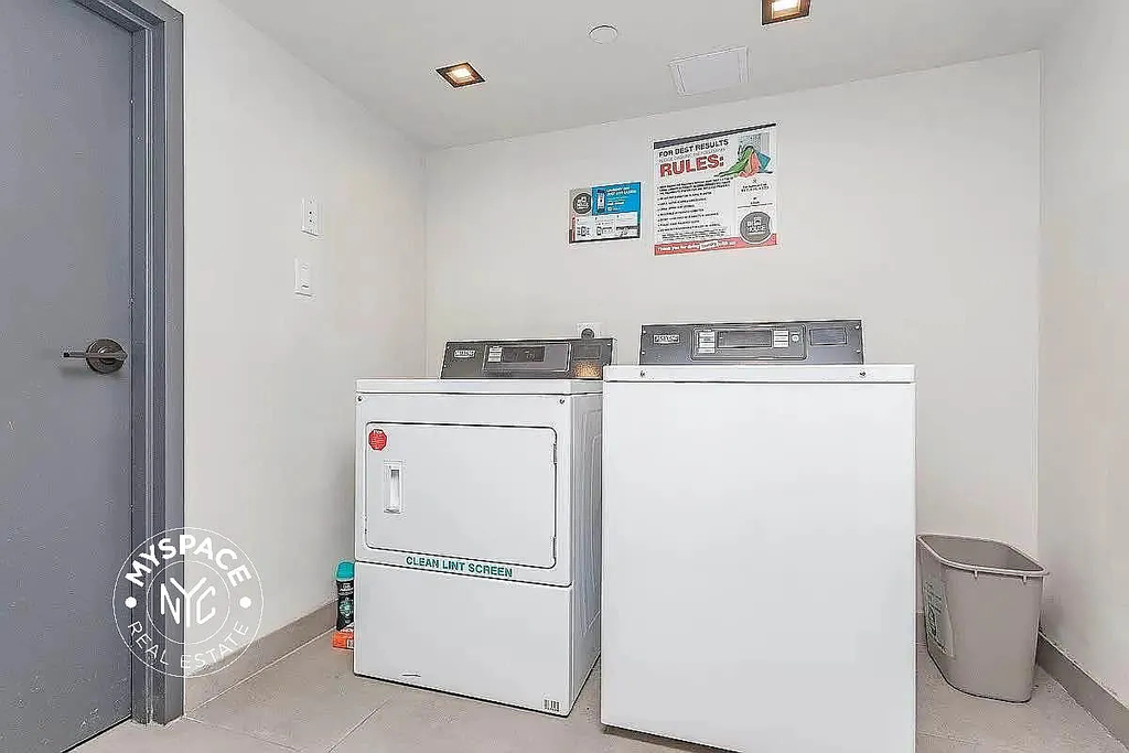 1052 Dean Street - Photo 5