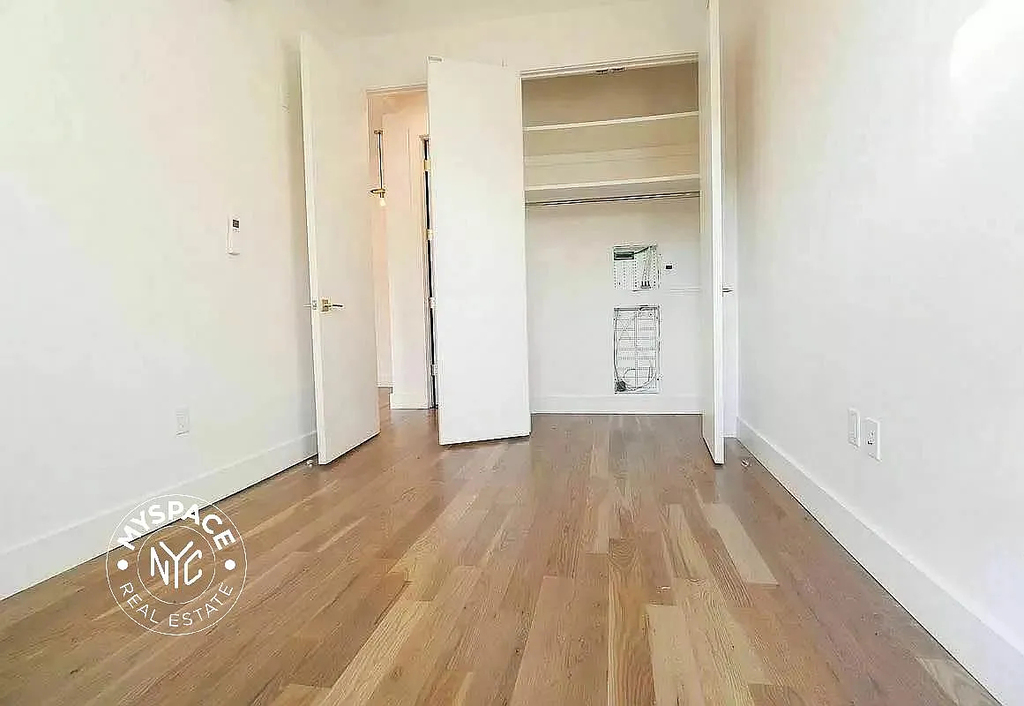 1052 Dean Street - Photo 2