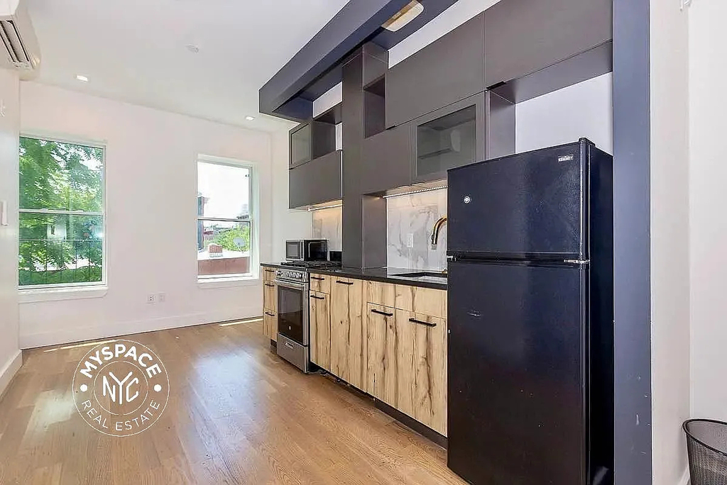 1052 Dean Street - Photo 1