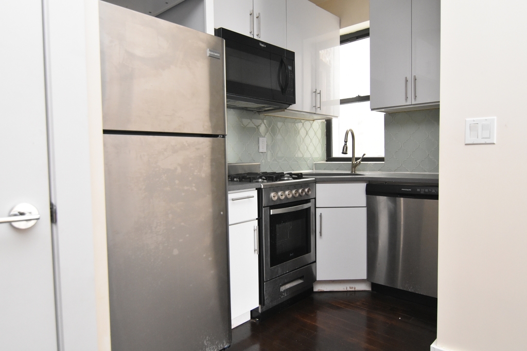 118 w 137th st - Photo 3