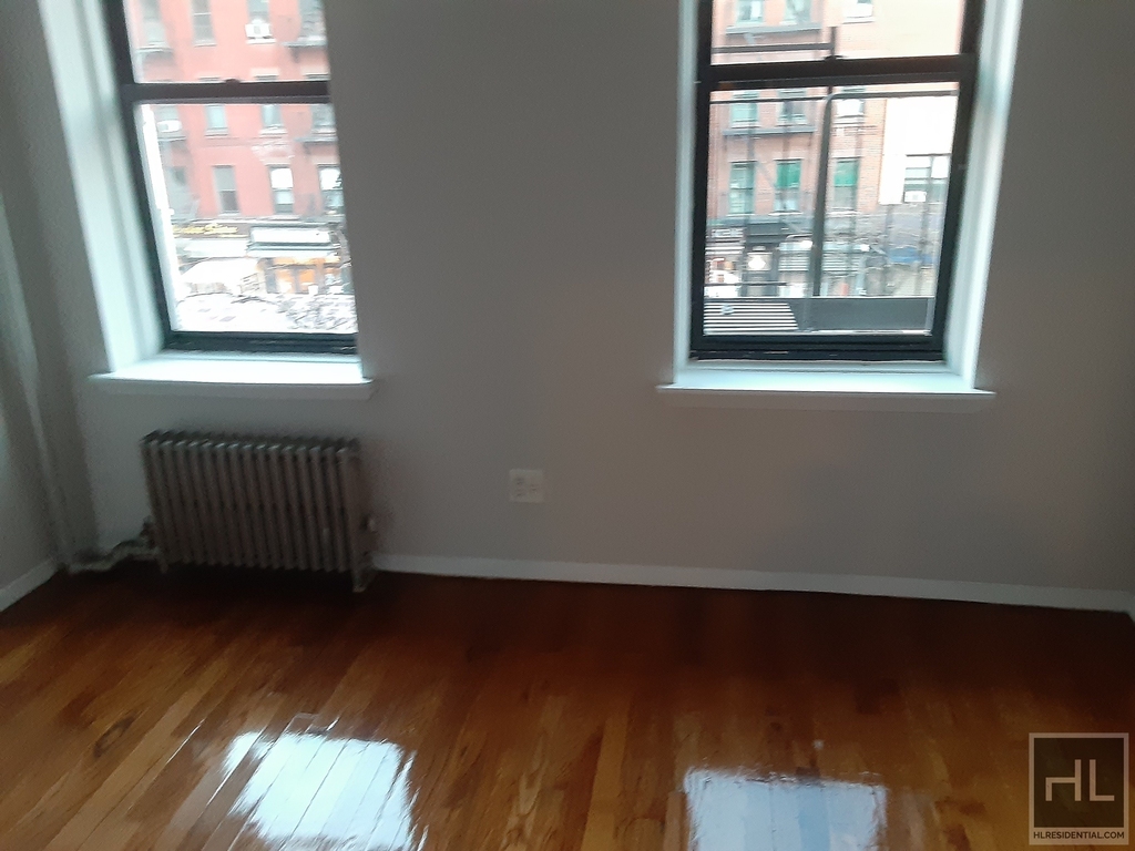 9 Avenue - Photo 1