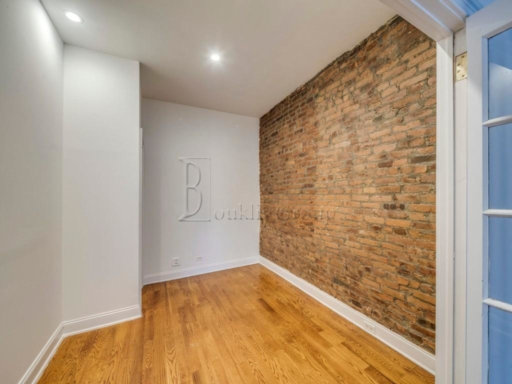 2245 First Avenue - Photo 6