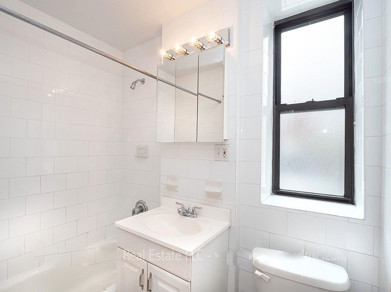 315 East 84th Street - Photo 4