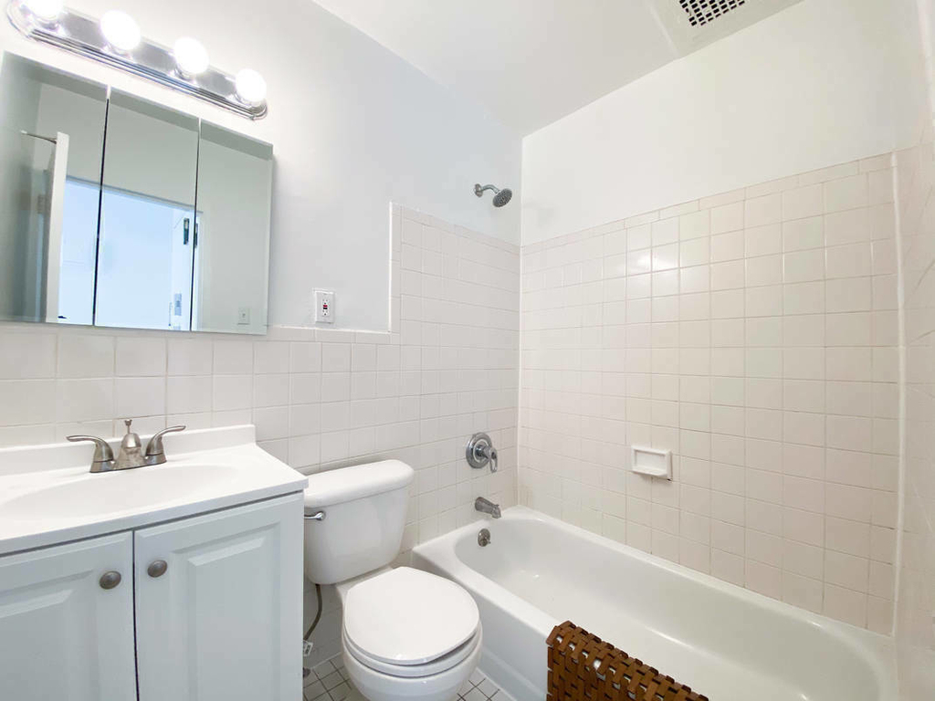 113 West 82nd Street - Photo 3