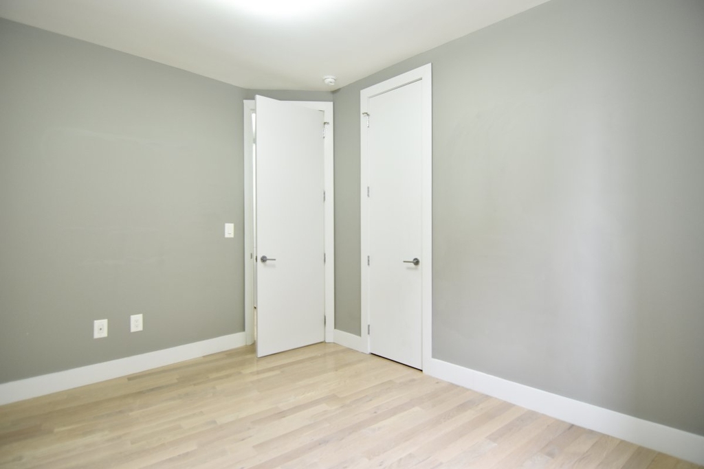 382 Wadsworth Ave - Photo 1