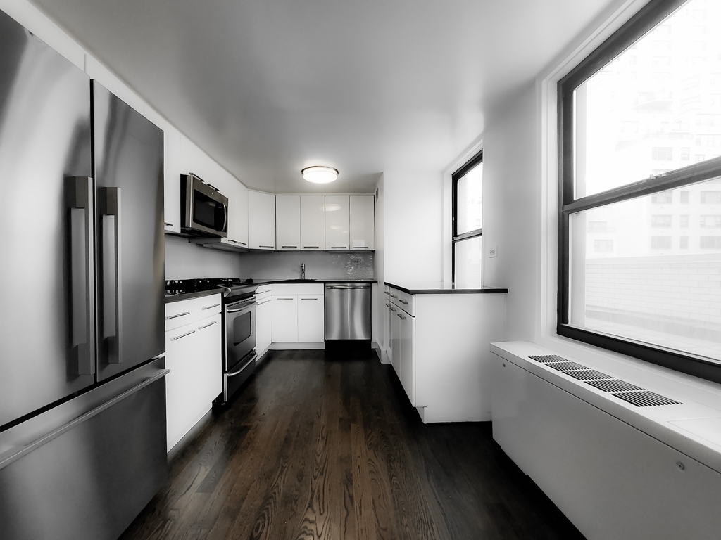 220 East 63rd Street - Photo 5