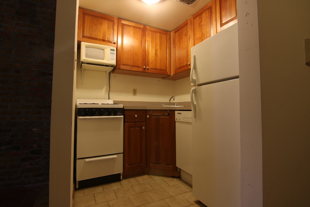 319 West 106th Street - Photo 3