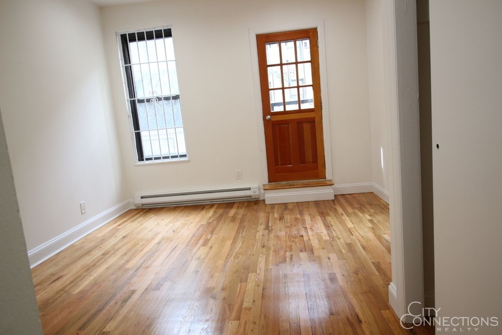 324 East 59th Street - Photo 6