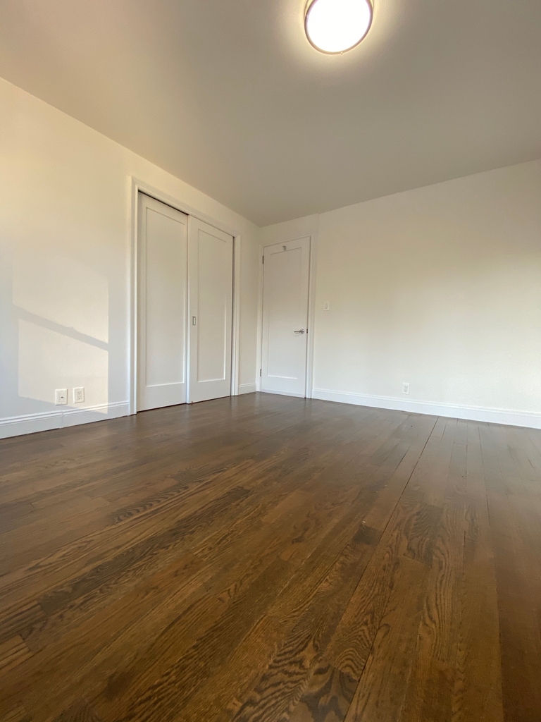 401 East 88th Street - Photo 7