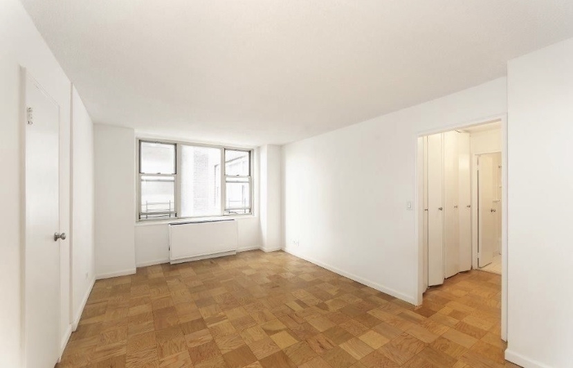 166 East 34th Street - Photo 2